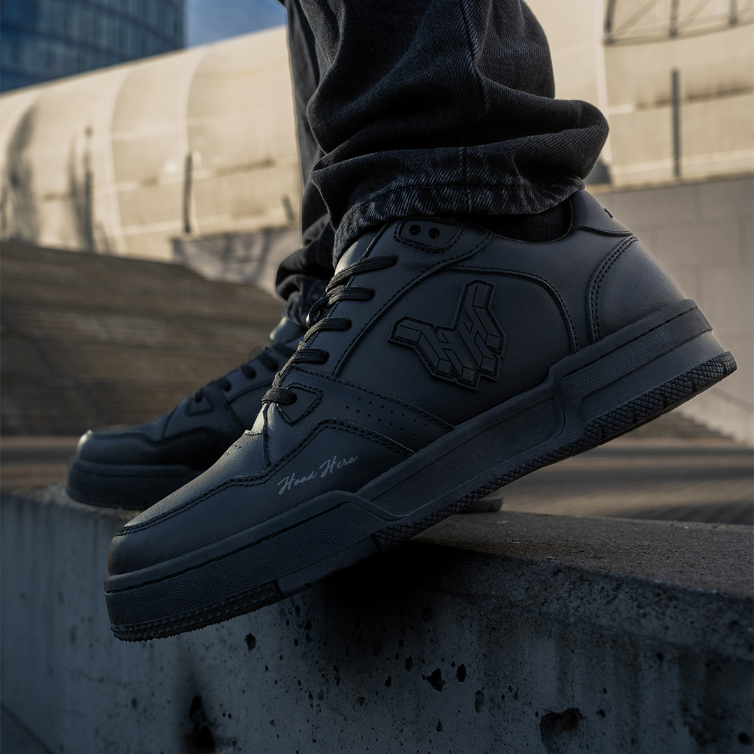 Fly Sneakers - Pure Black